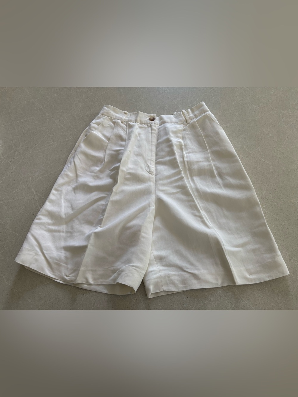 Vintage Casual Corner Linen Blend Pleated Bermuda Shorts Cream White Size 10